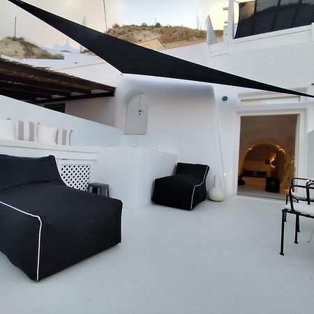 The Magic Luxury Cave Suites Vóthon Екстериор снимка