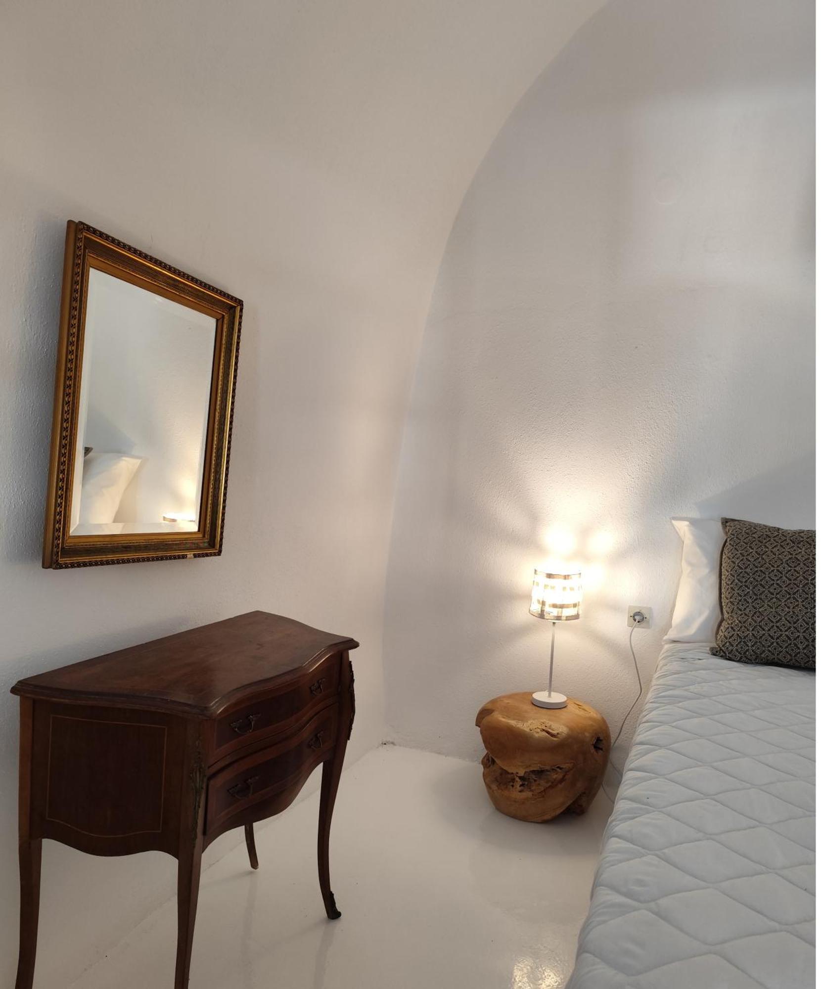 The Magic Luxury Cave Suites Vóthon Екстериор снимка